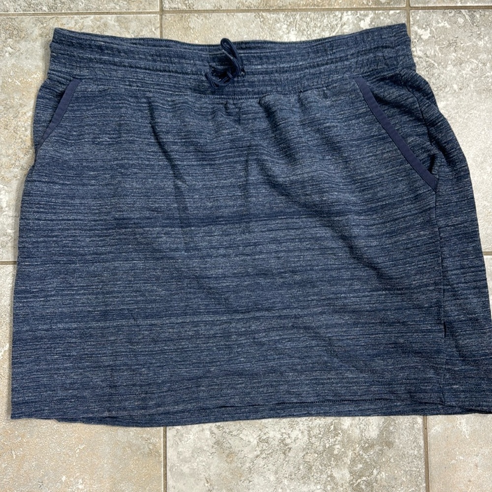 Columbia large sport skirt